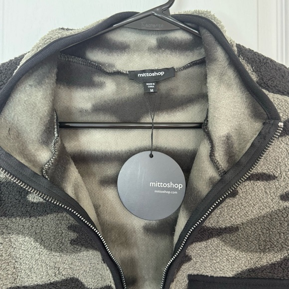 NWT Mittoshop Fleece Camo Zip Up Pullover - Picture 3 of 9